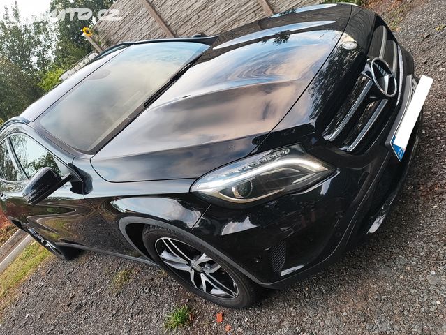 Mercedes GLA